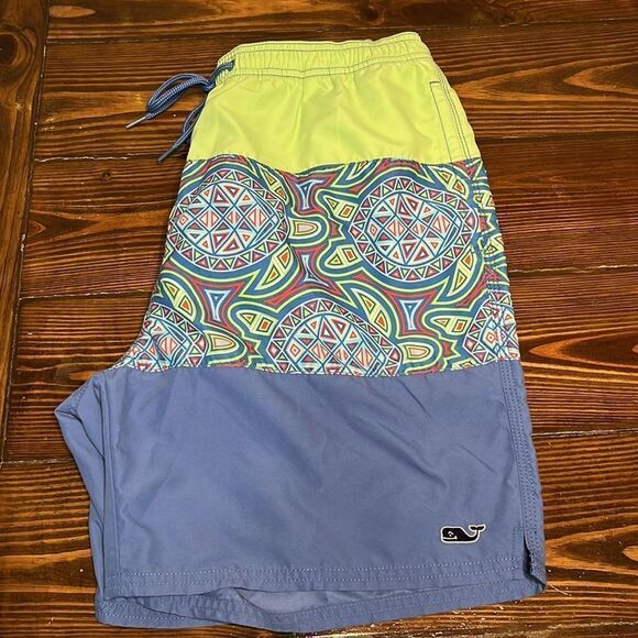 Vineyard Vines Mens Swimwear with Tiki Sea Turtle Design Size Large - Picture 4 of 8